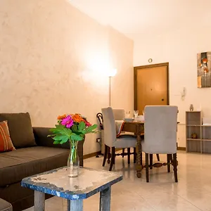 Appartamento Lorenteggio Balcony Flat, Milano